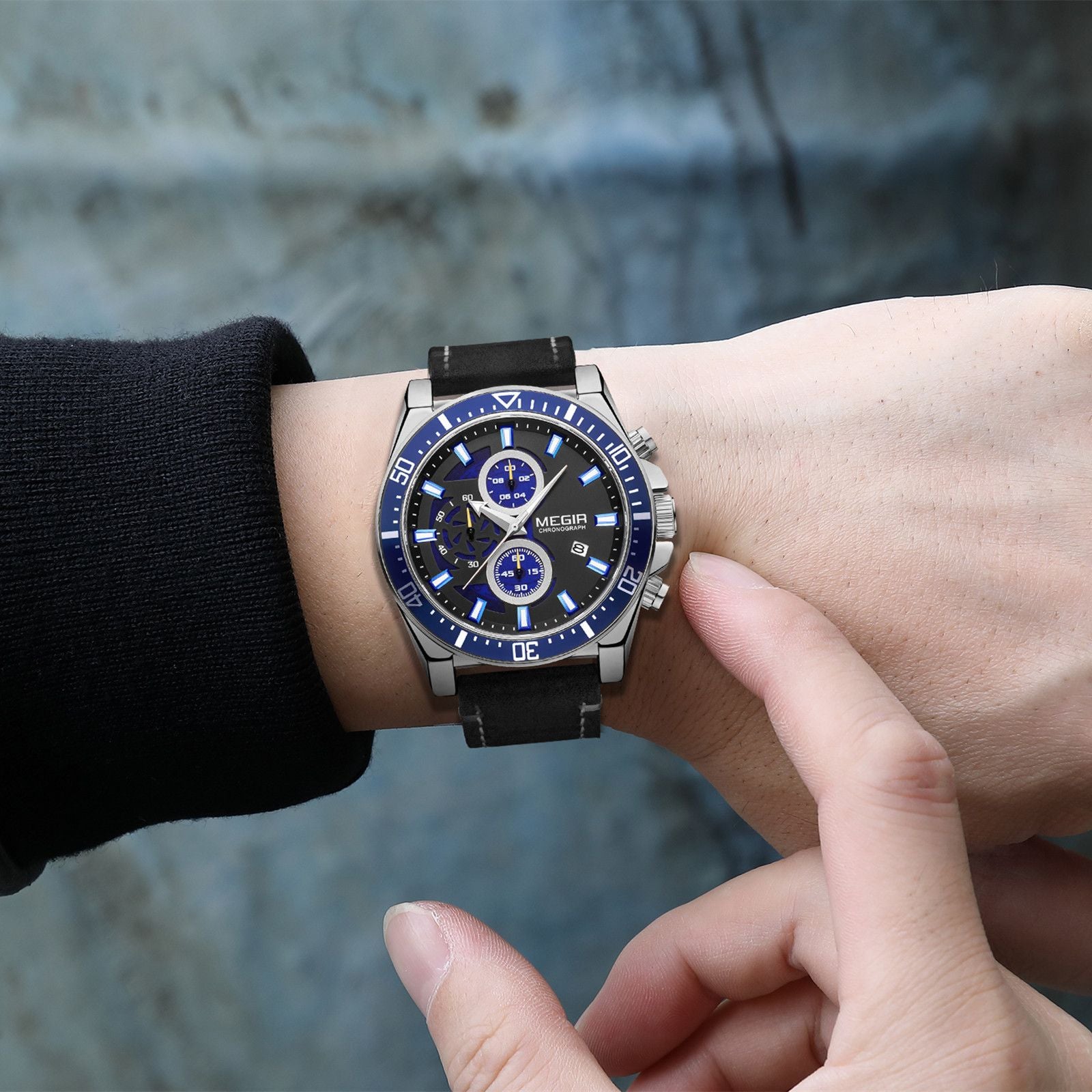 Fashion Watches for Men Leather Strap Sport Military Wristwatch Man Quartz Watch Waterproof Chronograph with Calendar 2132